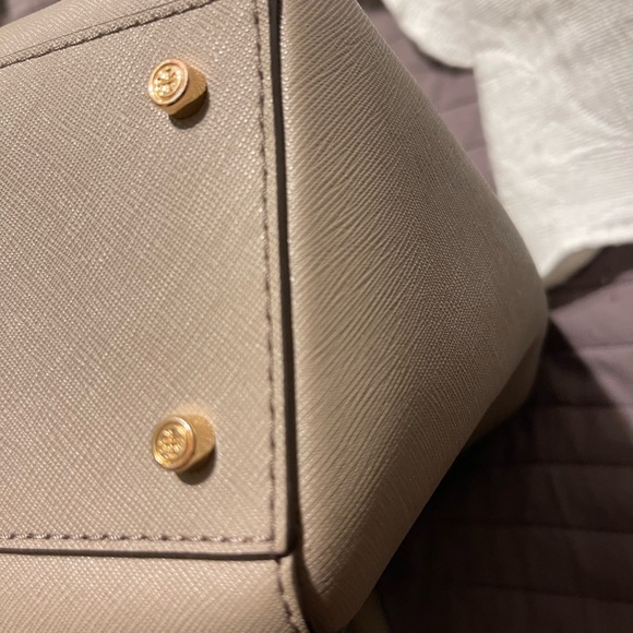 Tory Burch Saffiano Tote/Medium Satchel - Picture 8 of 10